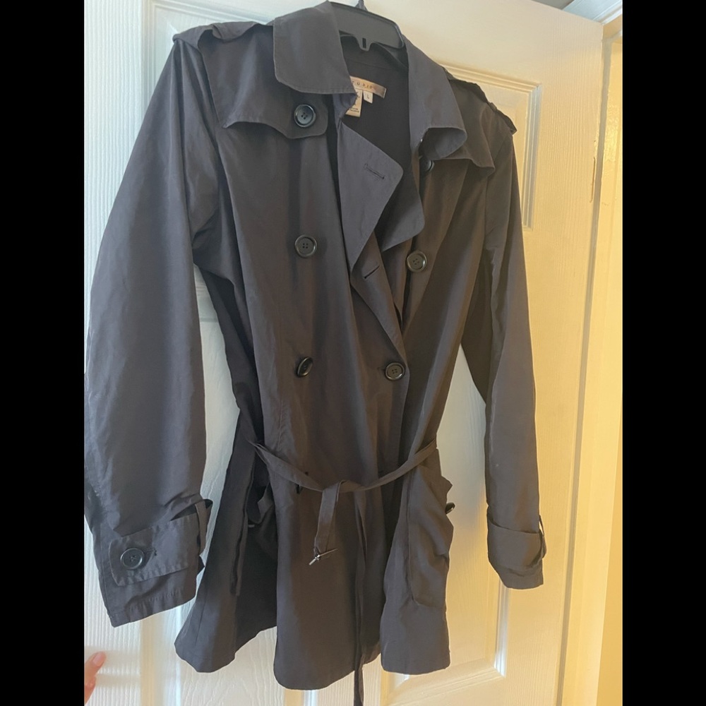 Women’s black raincoat with pockets